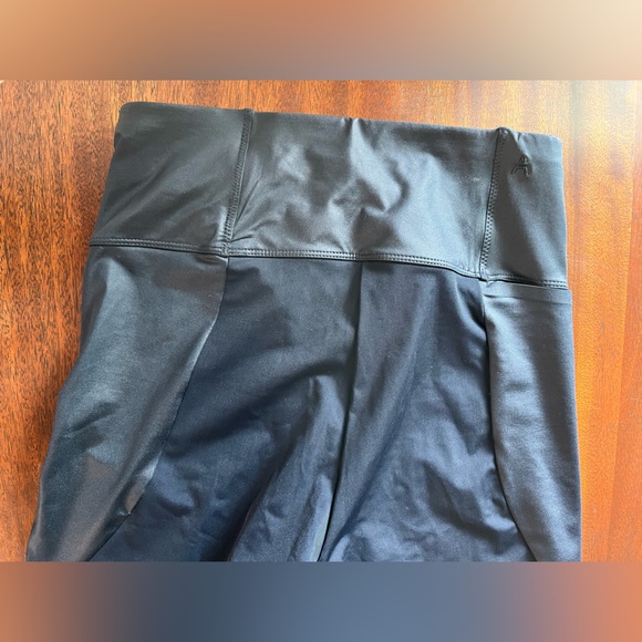 ADAY Throw It Higher Leggings - Picture 7 of 12